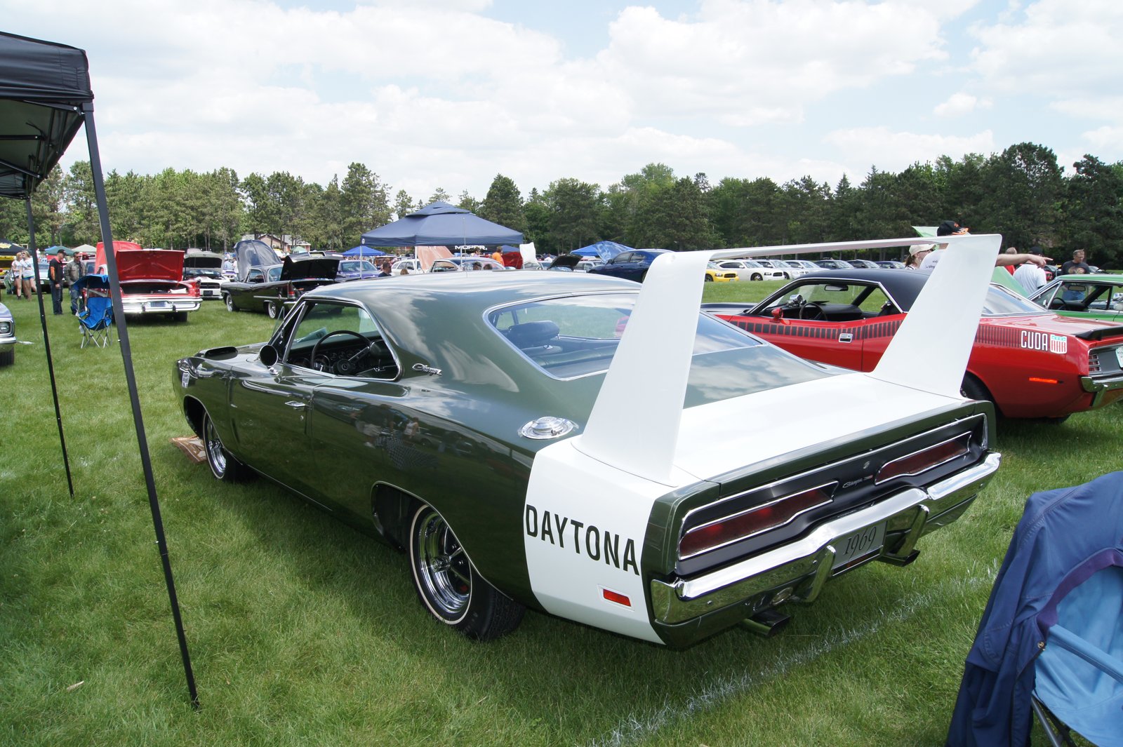 Dodge Charger Daytona 1969 წლის, საბარგულის თავზე ფრთით