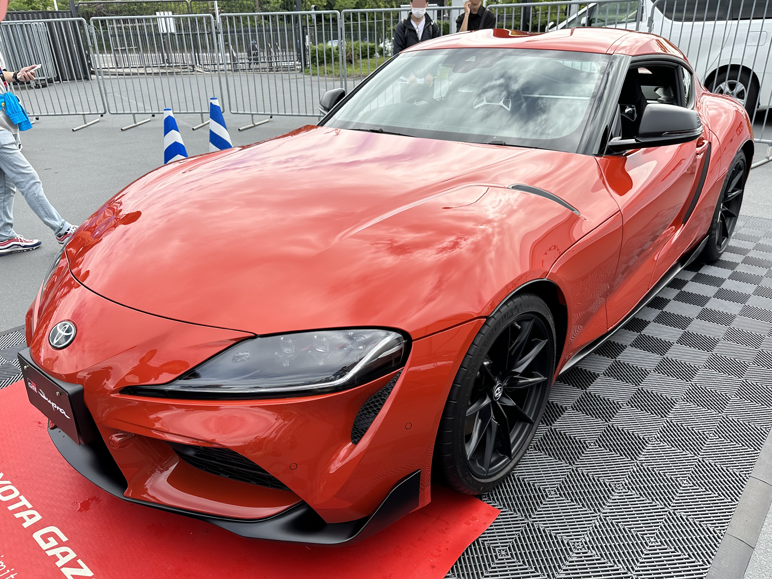 Toyota GR Supra в оранжевом цвете